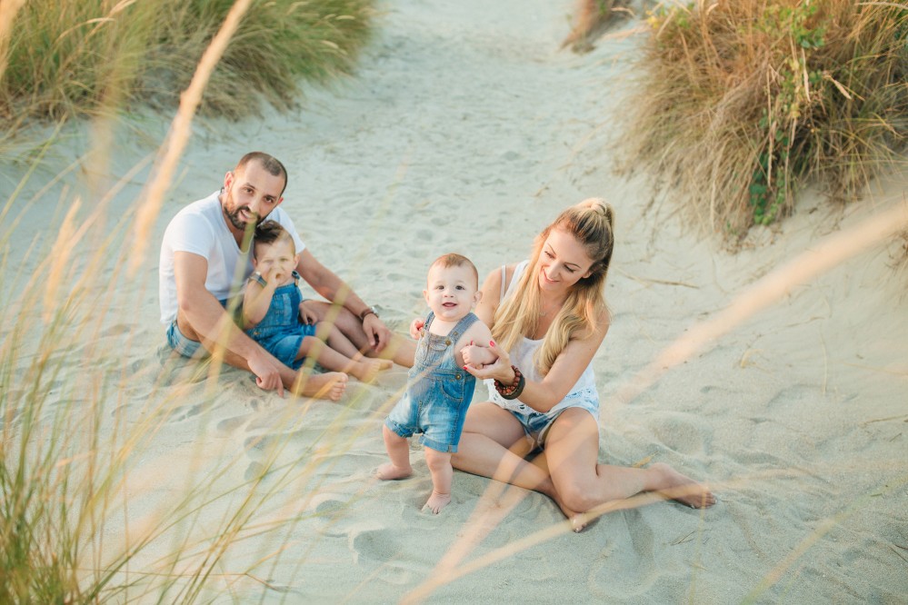 Καλοκαιρινή οικογενειακή φωτογράφηση στη παραλία 